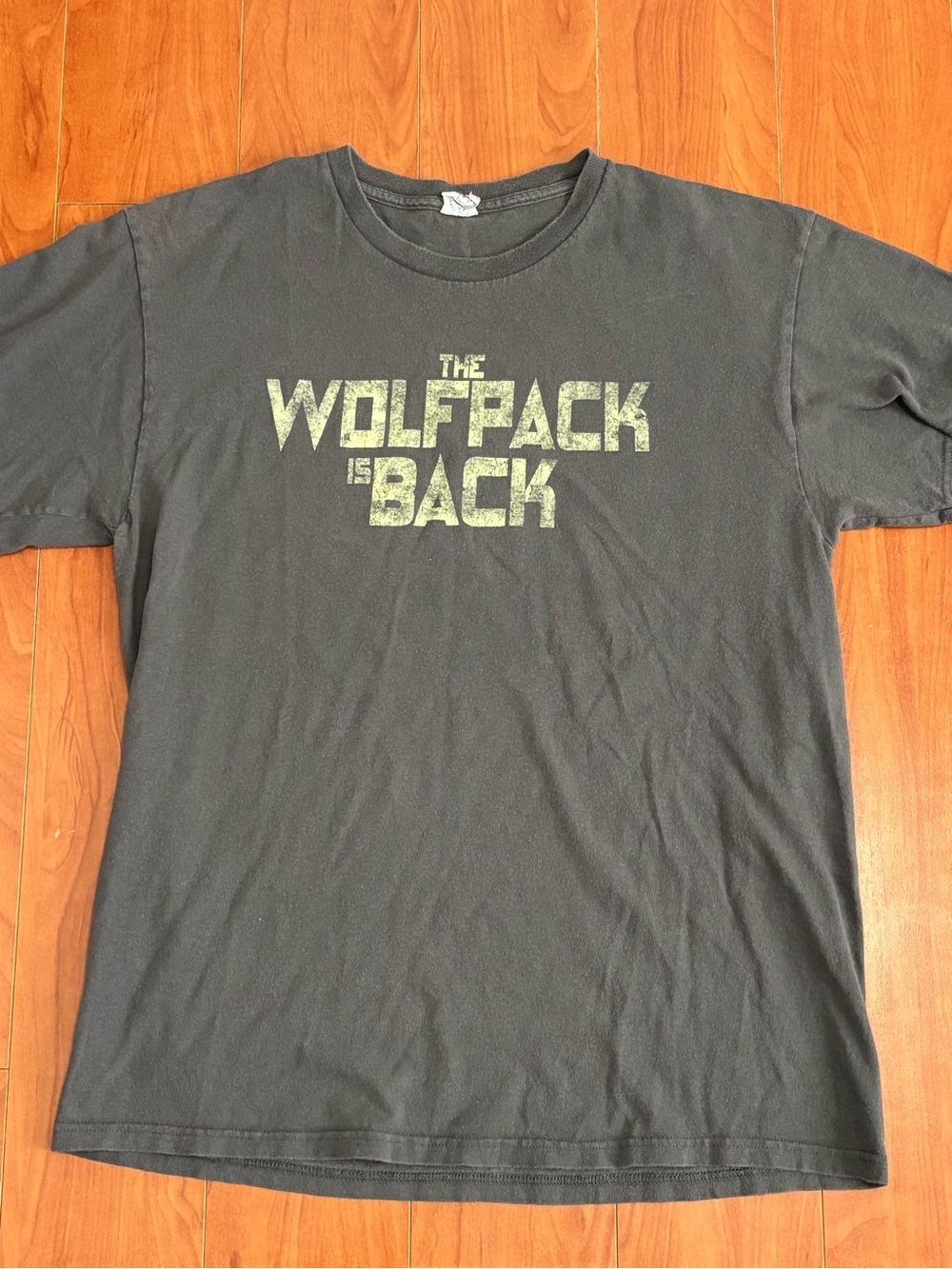 Vintage 2011 The Hangover Part ll Promo Shirt Size Large Wolfpack Is Back Movie